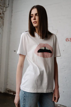 Lip Tee